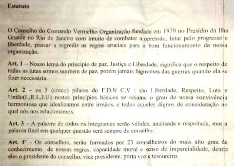 Comando Vermelho tem estatuto apreendido em poder de traficante em Manaus